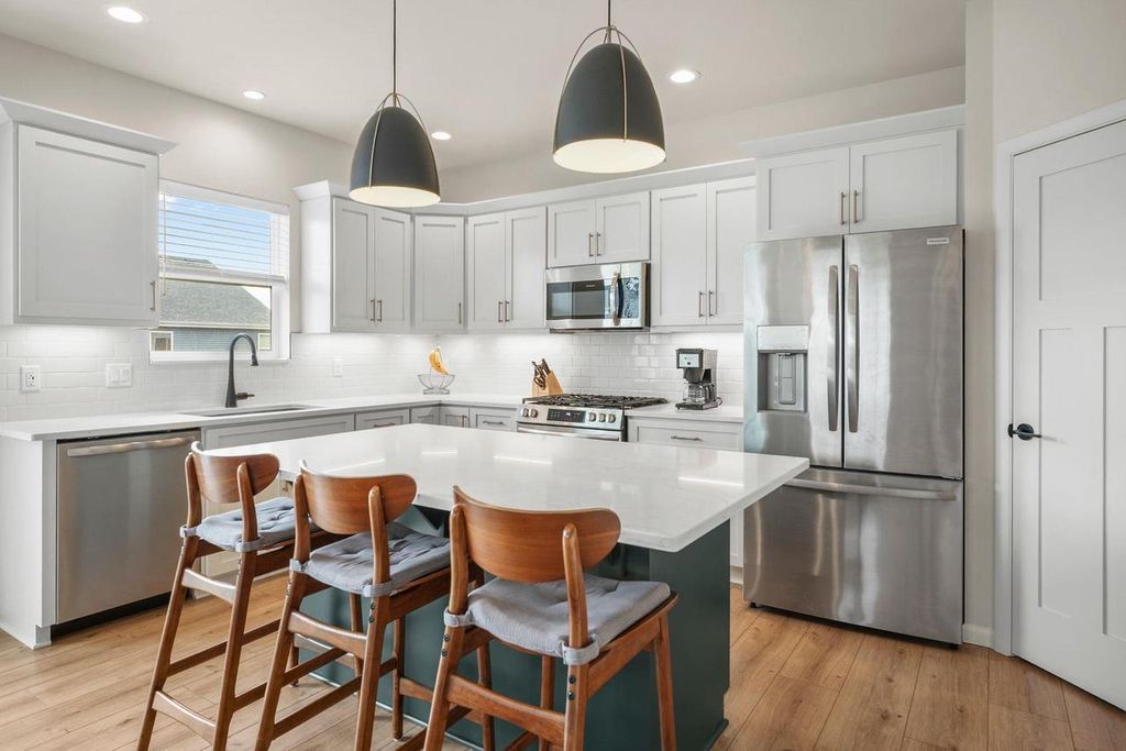 8016 Laufenberg Boulevard, Cross Plains, WI 53528
