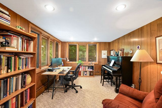 15 Harding St, New Bedford, MA 02740