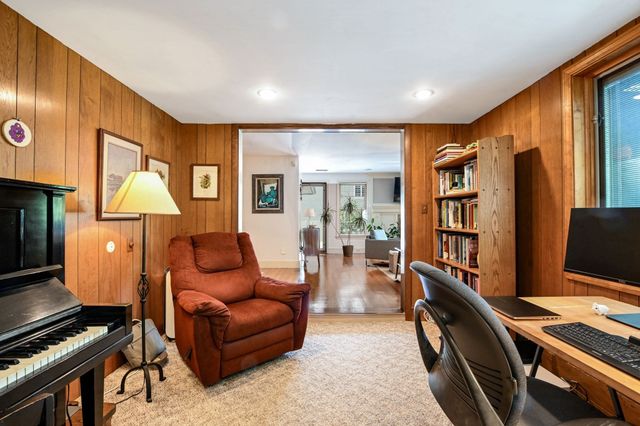 15 Harding St, New Bedford, MA 02740