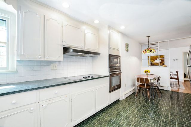 15 Harding St, New Bedford, MA 02740