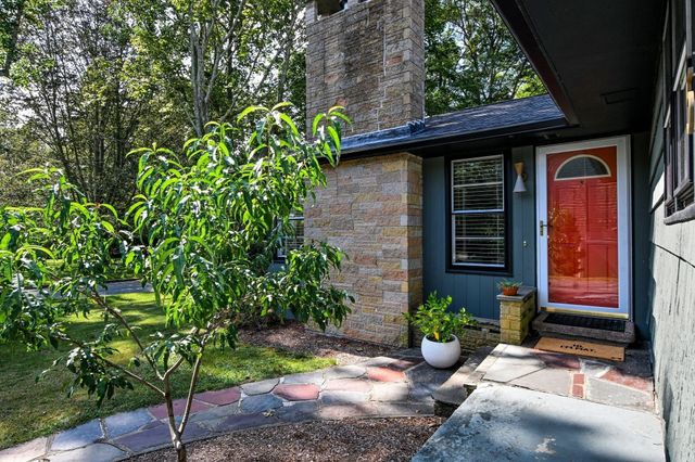 15 Harding St, New Bedford, MA 02740