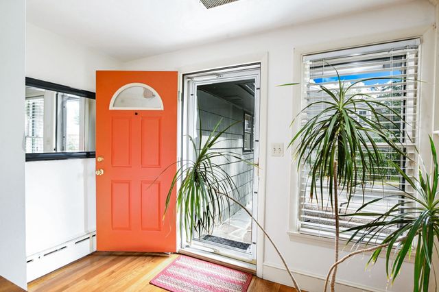15 Harding St, New Bedford, MA 02740