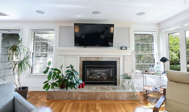 15 Harding St, New Bedford, MA 02740