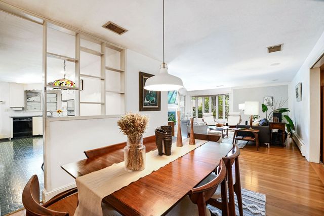 15 Harding St, New Bedford, MA 02740