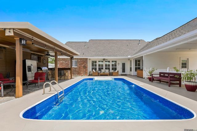 12031 Coueron Dr, St Amant, LA 70774