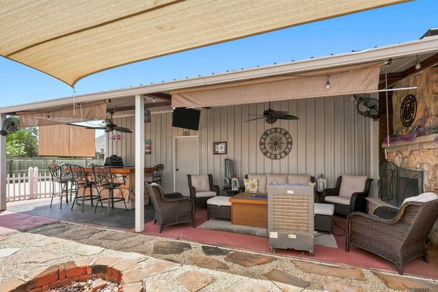 12031 Coueron Dr, St Amant, LA 70774
