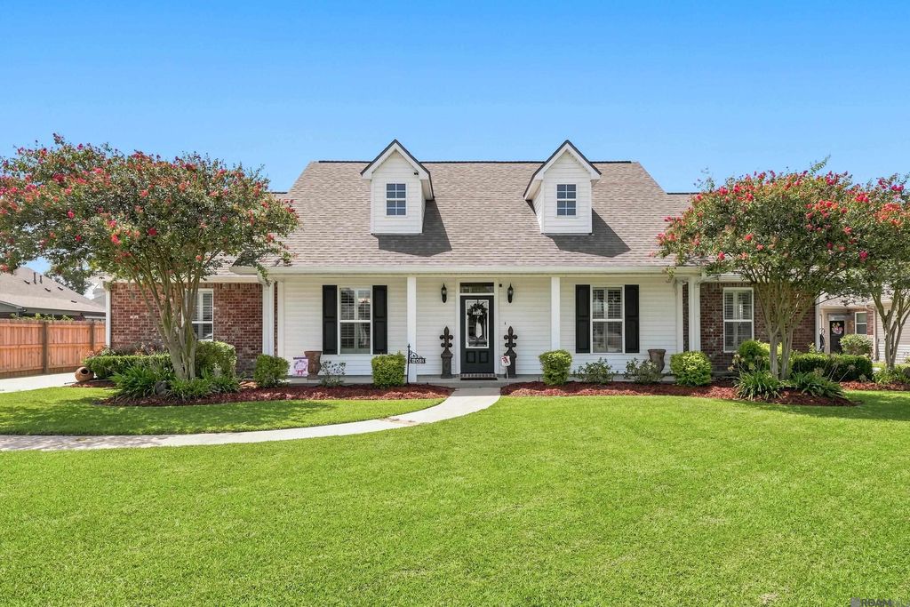 12031 Coueron Dr, St Amant, LA 70774