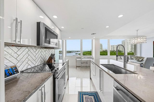 3912 S Ocean Boulevard 605, Highland Beach, FL 33487