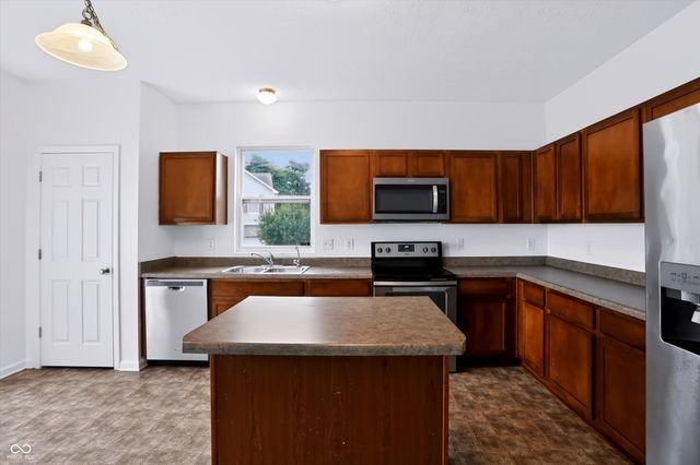4818 Ladywood Bluff, Indianapolis, IN 46226