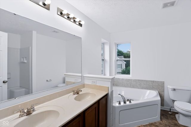 4818 Ladywood Bluff, Indianapolis, IN 46226
