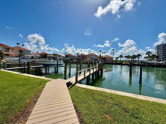 1605 SAND KEY ESTATES COURT, Clearwater, FL 33767