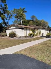 1095 Pine Isle LN 1095, Naples, FL 34112