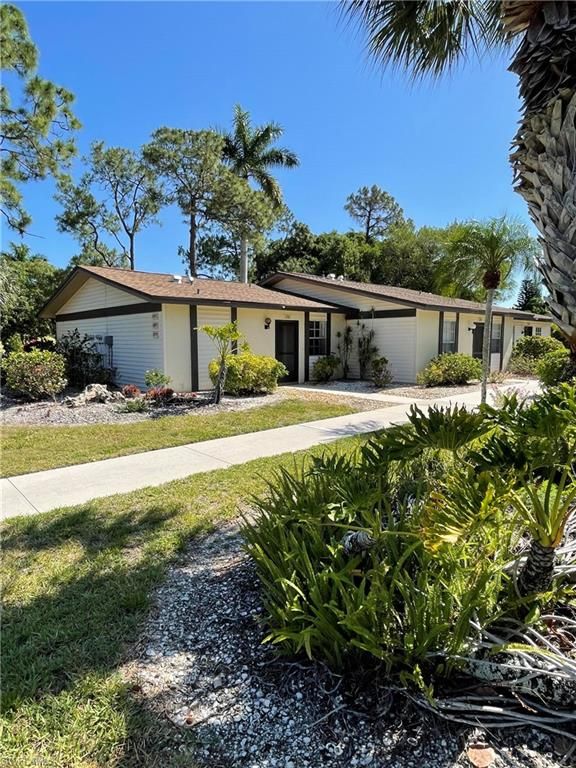 1095 Pine Isle LN 1095, NAPLES, FL 34112 — exterior