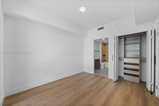 2479 NE 192nd St 208, Miami, FL 33180