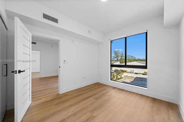 2479 NE 192nd St 208, Miami, FL 33180