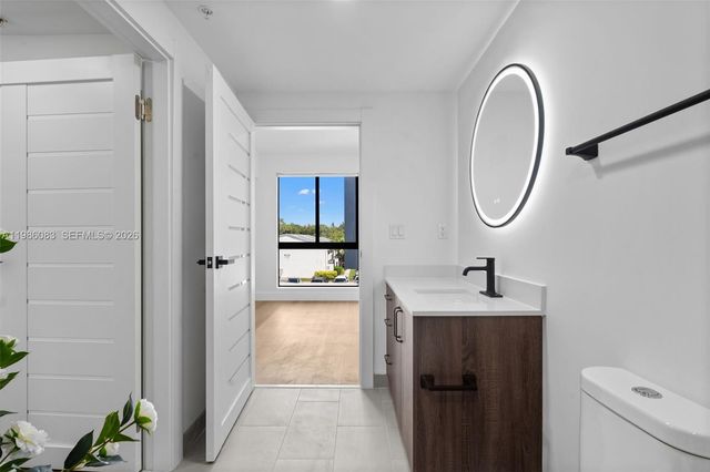 2479 NE 192nd St 208, Miami, FL 33180