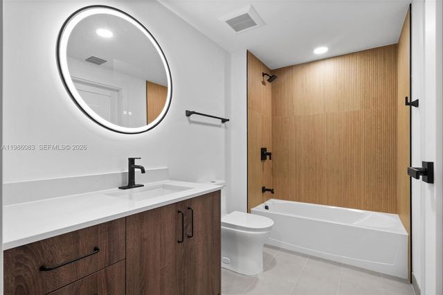 2479 NE 192nd St 208, Miami, FL 33180