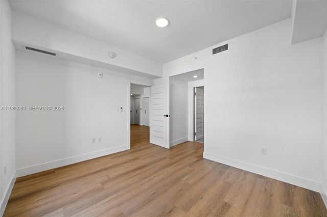 2479 NE 192nd St 208, Miami, FL 33180