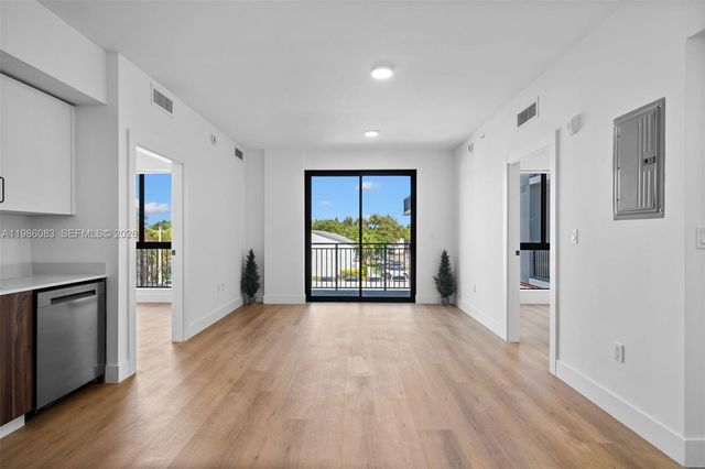 2479 NE 192nd St 208, Miami, FL 33180