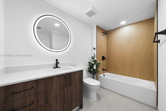 2479 NE 192nd St 208, Miami, FL 33180