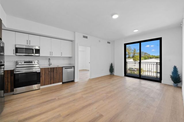 2479 NE 192nd St 208, Miami, FL 33180