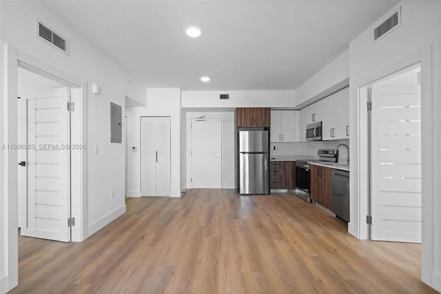 2479 NE 192nd St 208, Miami, FL 33180