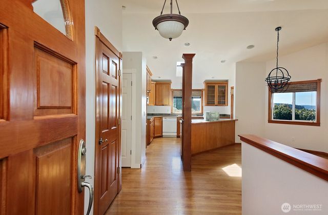 2441 Hillis Drive, Langley, WA 98260