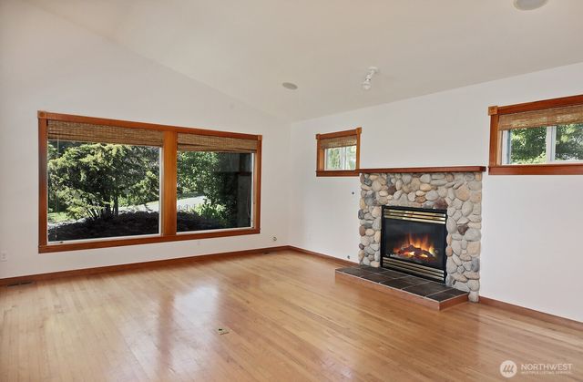 2441 Hillis Drive, Langley, WA 98260
