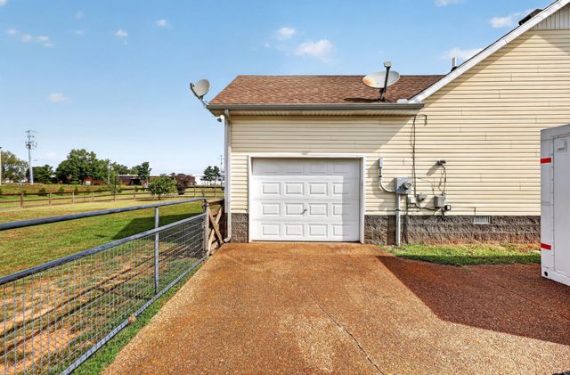 111 Bryan James Ln, Portland, TN 37148