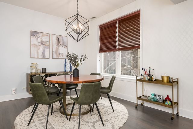 1123 W Chestnut Street 2E, Chicago, IL 60642