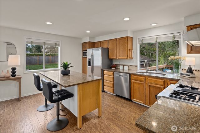 24908 Lake Wilderness Country Club Drive SE, Maple Valley, WA 98038