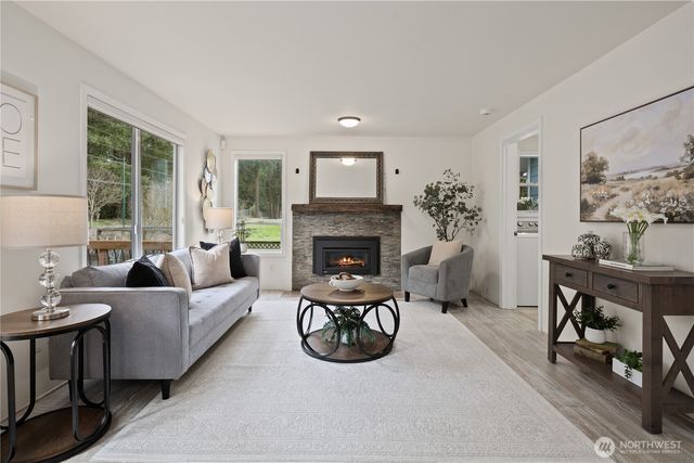 24908 Lake Wilderness Country Club Drive SE, Maple Valley, WA 98038