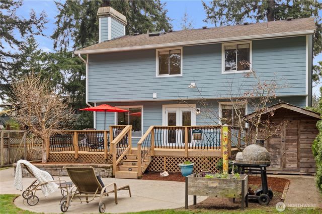 24908 Lake Wilderness Country Club Drive SE, Maple Valley, WA 98038