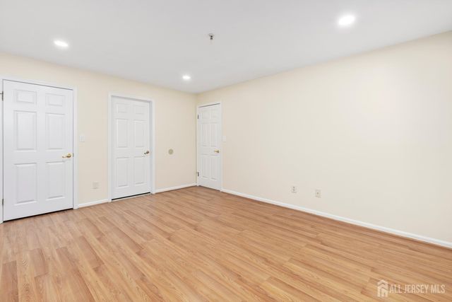 828 Waterford Drive, Edison, NJ 08817