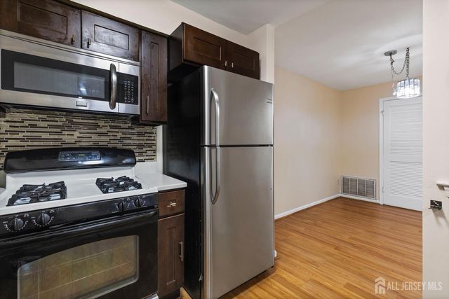 828 Waterford Drive, Edison, NJ 08817