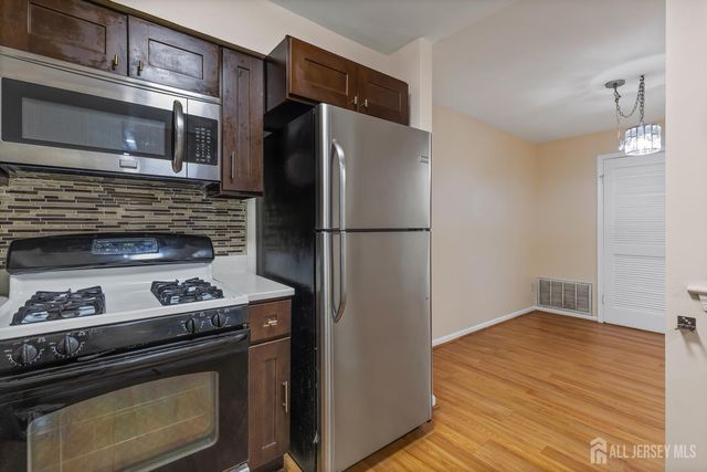 828 Waterford Drive, Edison, NJ 08817