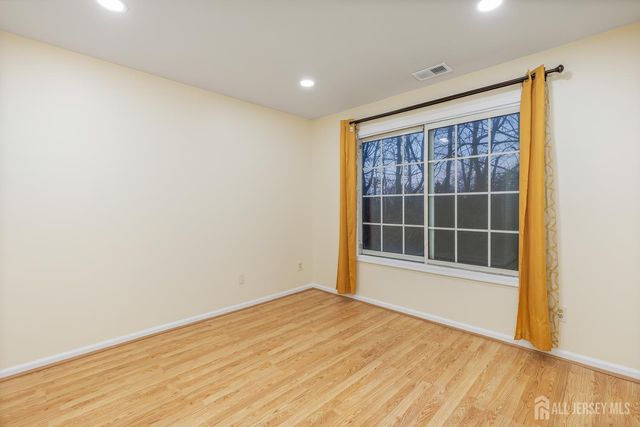 828 Waterford Drive, Edison, NJ 08817