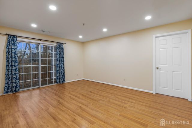 828 Waterford Drive, Edison, NJ 08817