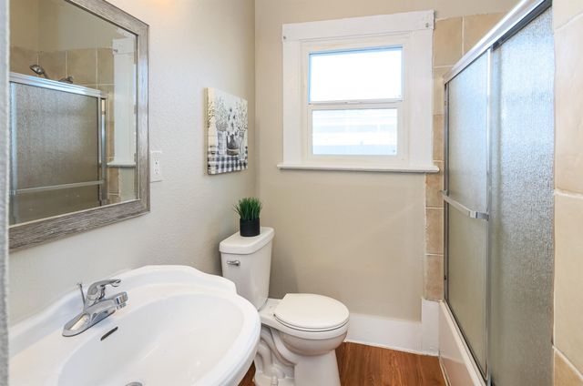 420 5th St, Richmond, CA 94801