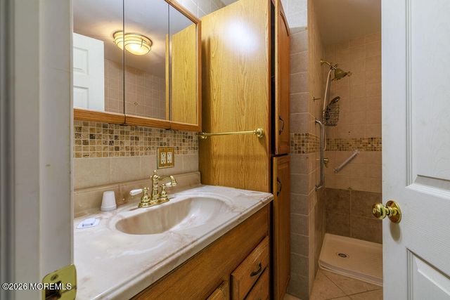 614 Caranetta Drive, Lakewood, NJ 08701