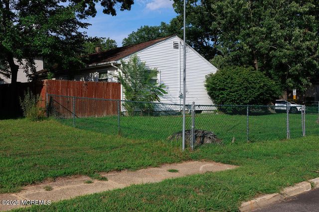 614 Caranetta Drive, Lakewood, NJ 08701
