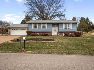 33 Marilyn Road, Scott Depot, WV 25560