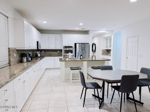 3010 Club Rancho Drive, Palmdale, CA 93551