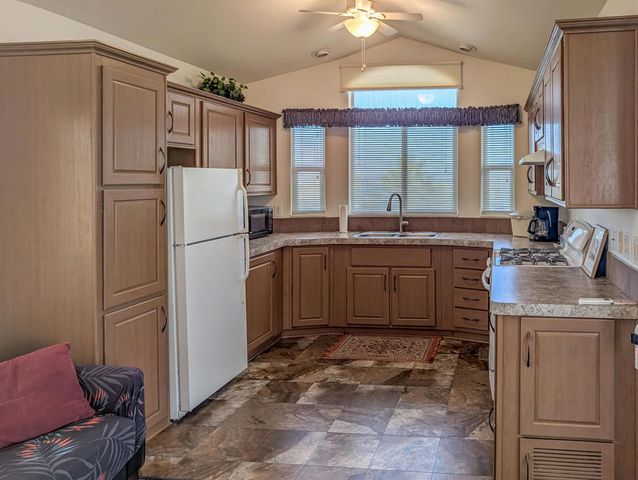 70200 Dillon Road 342, Desert Hot Springs, CA 92241