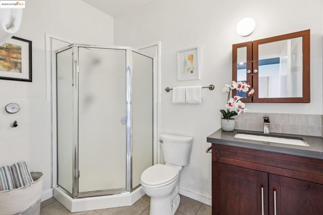 1004 9Th Ave, Oakland, CA 94606