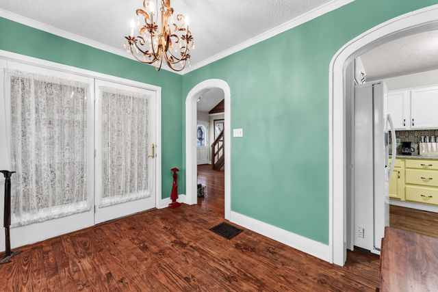 1890 N Douglas Avenue, Springfield, MO 65803