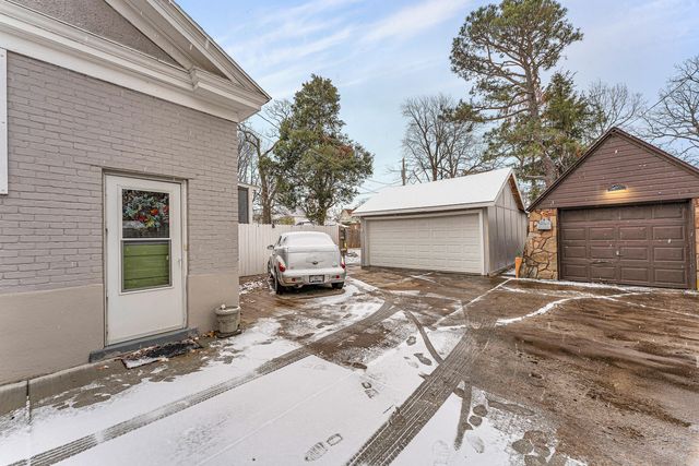 1890 N Douglas Avenue, Springfield, MO 65803