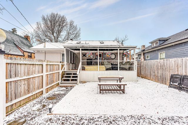 1890 N Douglas Avenue, Springfield, MO 65803