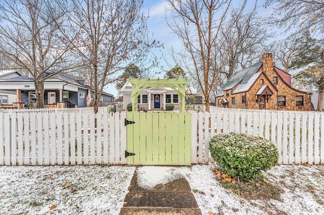 1890 N Douglas Avenue, Springfield, MO 65803