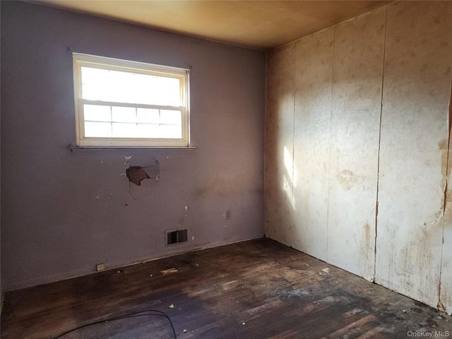 267 Woodhull Avenue, Port Jefferson Station, NY 11776